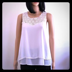 Montaeu Women’s Off-White, racerback top size L